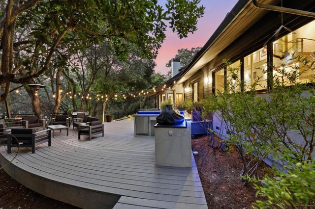 217 Mistletoe Road, Los Gatos, CA 95032