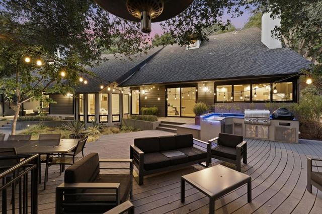 217 Mistletoe Road, Los Gatos, CA 95032