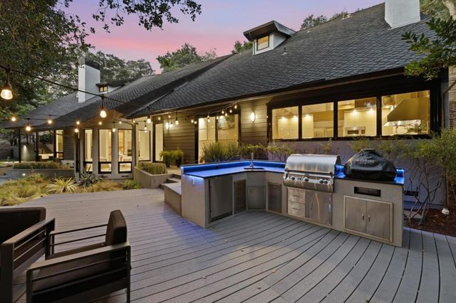 217 Mistletoe Road, Los Gatos, CA 95032