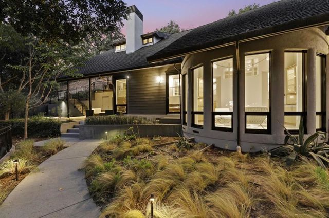 217 Mistletoe Road, Los Gatos, CA 95032