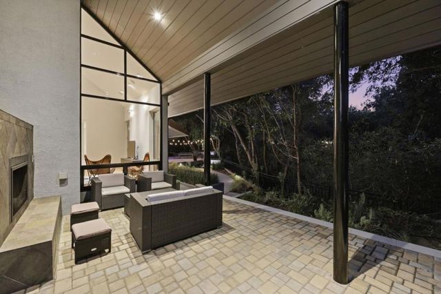 217 Mistletoe Road, Los Gatos, CA 95032