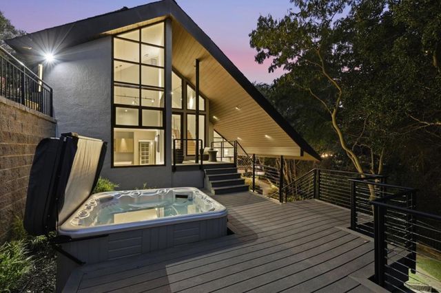 217 Mistletoe Road, Los Gatos, CA 95032