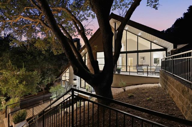 217 Mistletoe Road, Los Gatos, CA 95032