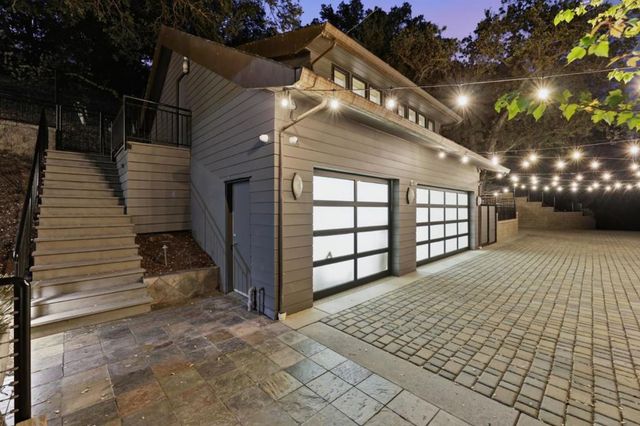 217 Mistletoe Road, Los Gatos, CA 95032