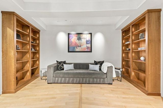 217 Mistletoe Road, Los Gatos, CA 95032