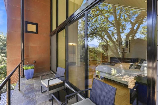 217 Mistletoe Road, Los Gatos, CA 95032