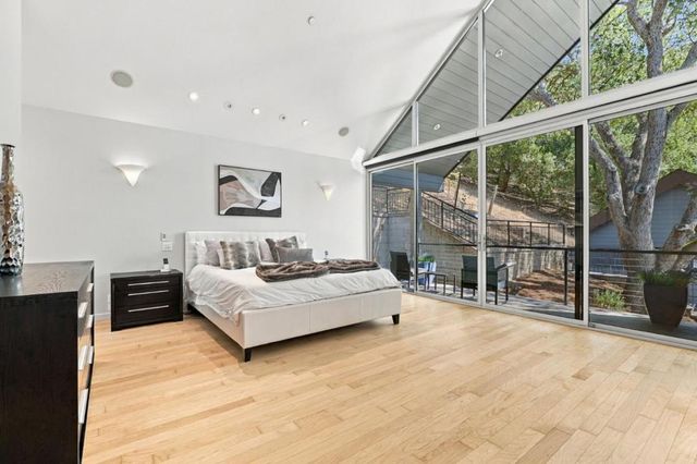 217 Mistletoe Road, Los Gatos, CA 95032