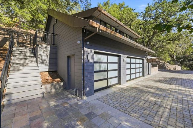 217 Mistletoe Road, Los Gatos, CA 95032