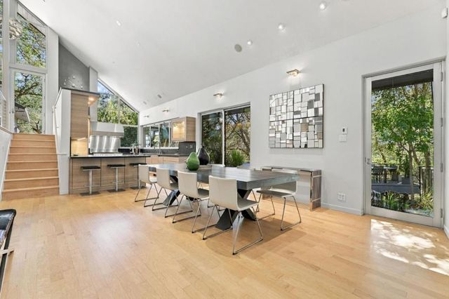 217 Mistletoe Road, Los Gatos, CA 95032