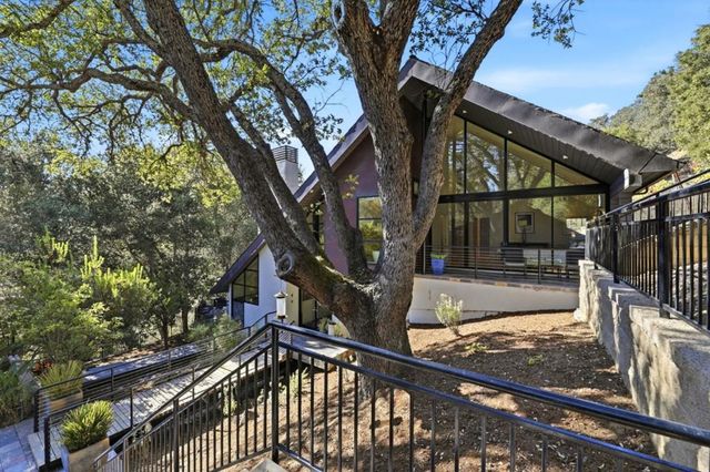 217 Mistletoe Road, Los Gatos, CA 95032
