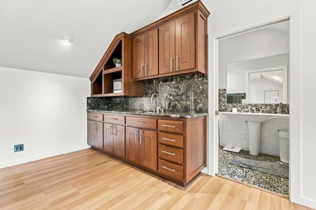 217 Mistletoe Road, Los Gatos, CA 95032