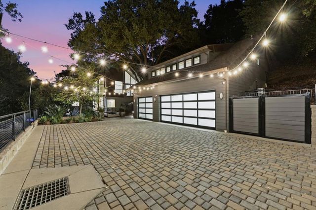 217 Mistletoe Road, Los Gatos, CA 95032