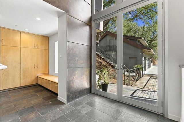 217 Mistletoe Road, Los Gatos, CA 95032