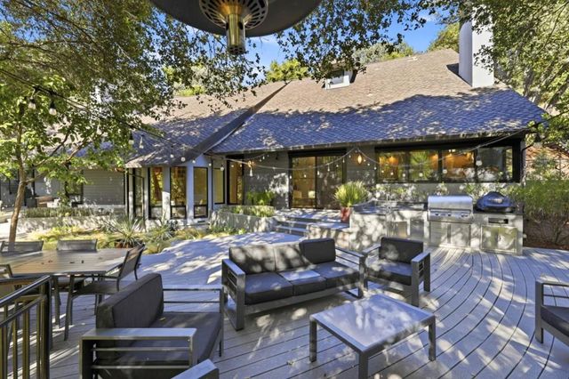 217 Mistletoe Road, Los Gatos, CA 95032