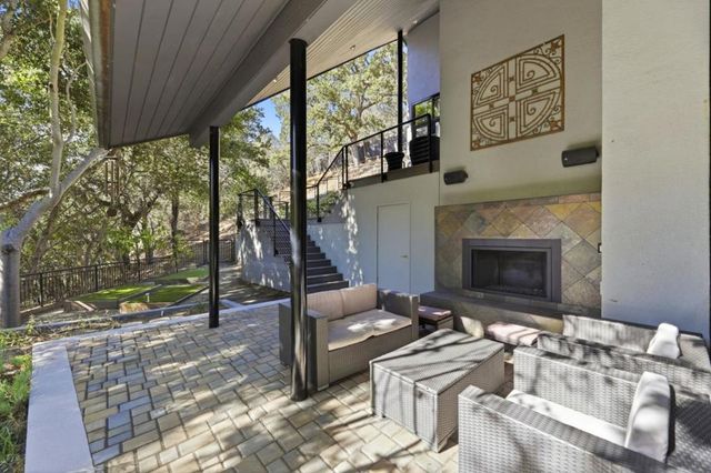217 Mistletoe Road, Los Gatos, CA 95032