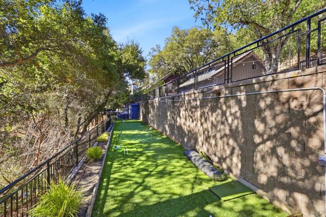 217 Mistletoe Road, Los Gatos, CA 95032