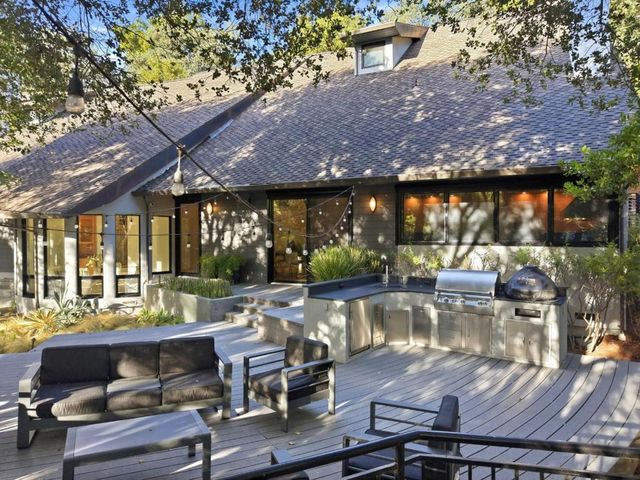 217 Mistletoe Road, Los Gatos, CA 95032