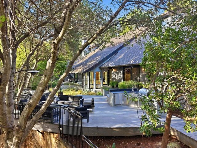 217 Mistletoe Road, Los Gatos, CA 95032