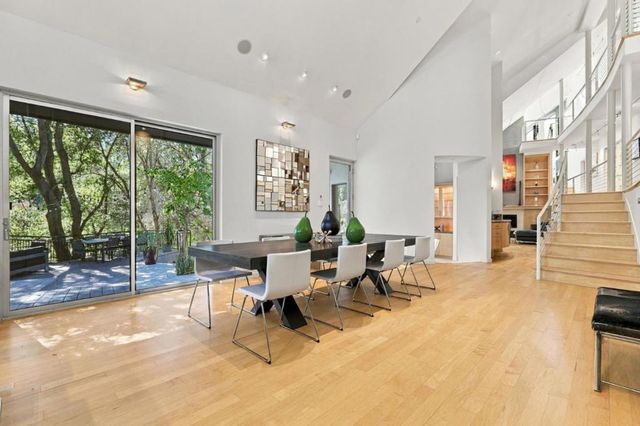 217 Mistletoe Road, Los Gatos, CA 95032