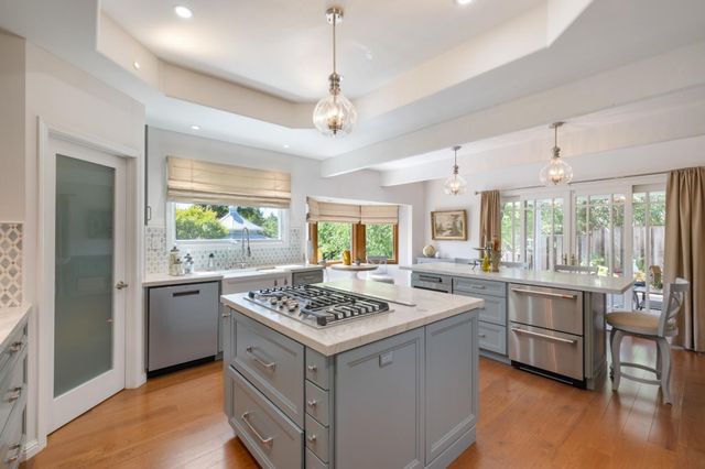 730 Greenview Place, Los Altos, CA 94024