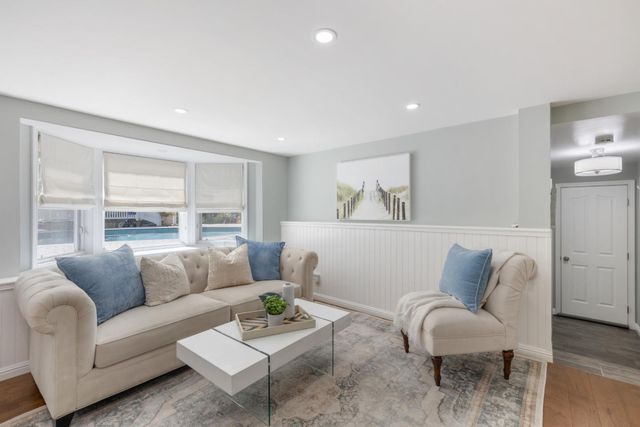 730 Greenview Place, Los Altos, CA 94024