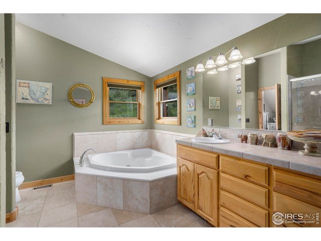 555 James Park Trl, Loveland, CO 80537