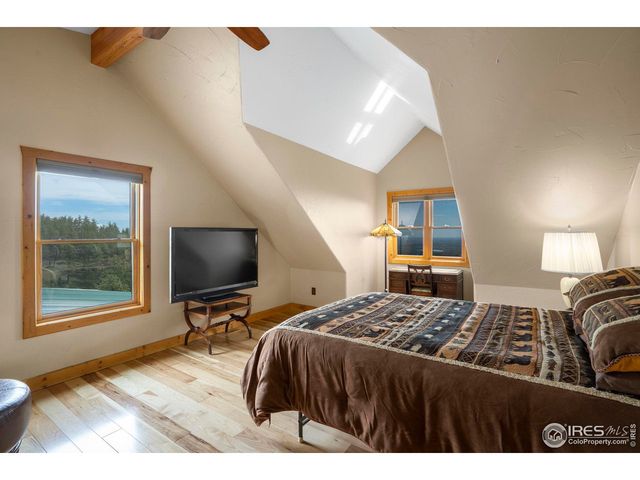 555 James Park Trl, Loveland, CO 80537