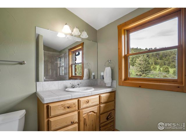555 James Park Trl, Loveland, CO 80537