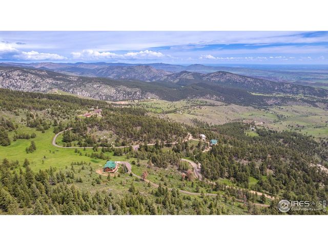 555 James Park Trl, Loveland, CO 80537