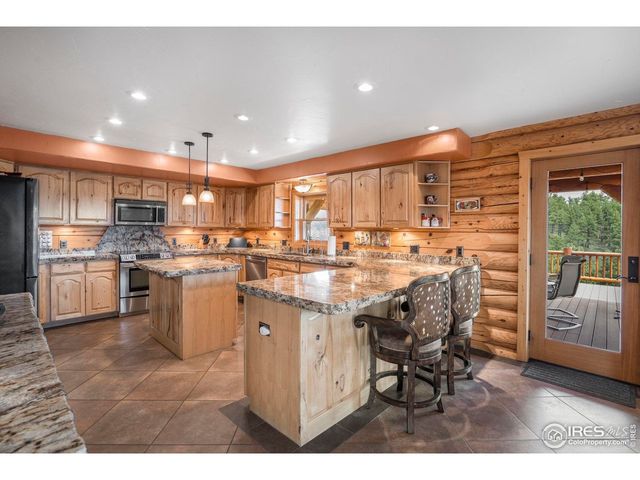 555 James Park Trl, Loveland, CO 80537