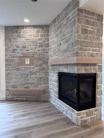 13098 Pinecrest Lane, Clive, IA 50325