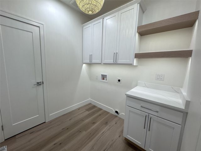 13098 Pinecrest Lane, Clive, IA 50325