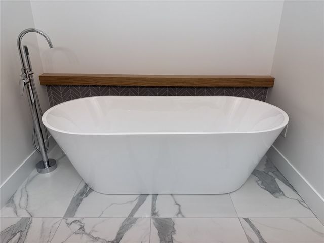 13098 Pinecrest Lane, Clive, IA 50325