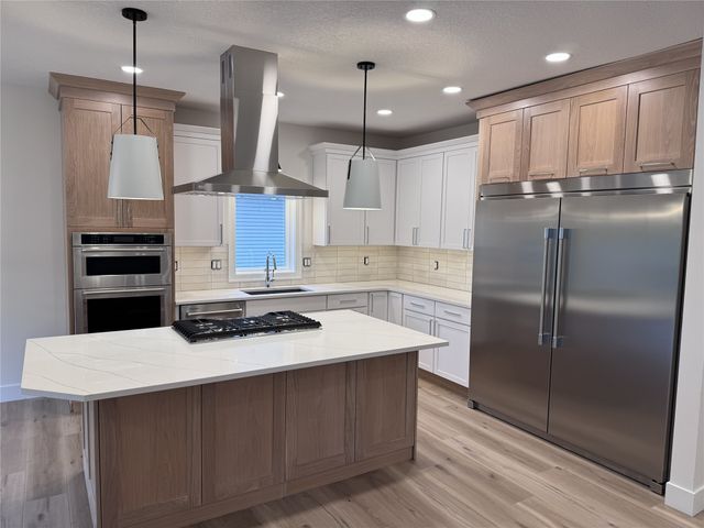 13098 Pinecrest Lane, Clive, IA 50325