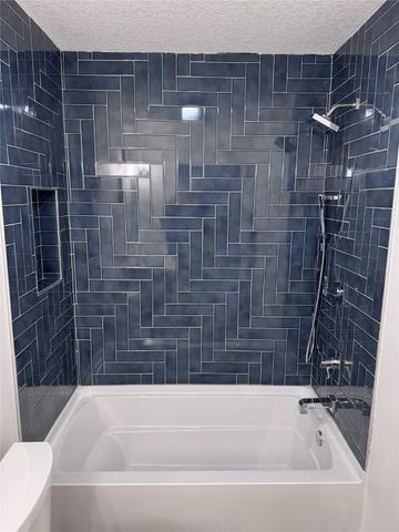 13098 Pinecrest Lane, Clive, IA 50325