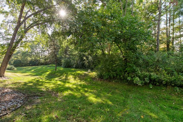 13098 Pinecrest Lane, Clive, IA 50325