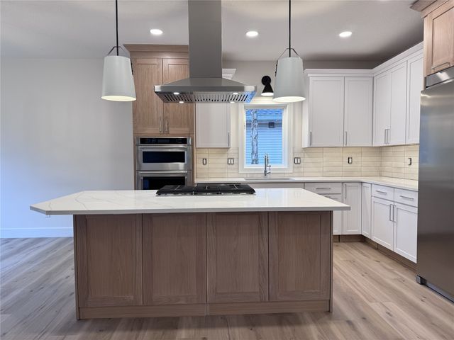 13098 Pinecrest Lane, Clive, IA 50325