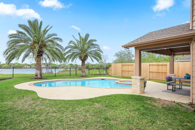 3288 Gladewater Lane, League City, TX 77573