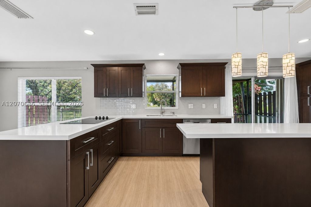 4848 Grapevine Way 4848, Davie, FL 33331