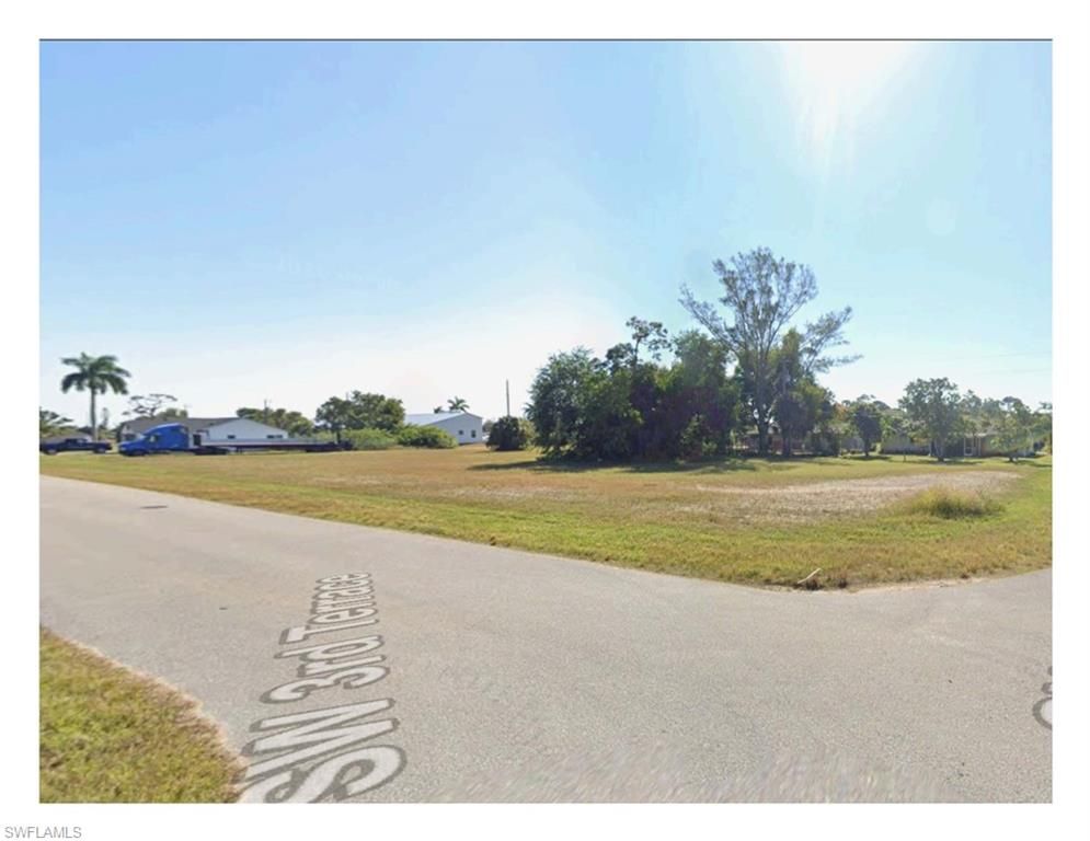 Image 1 of property listing at 720 SW 3rd TER, Cape Coral, FL 33991