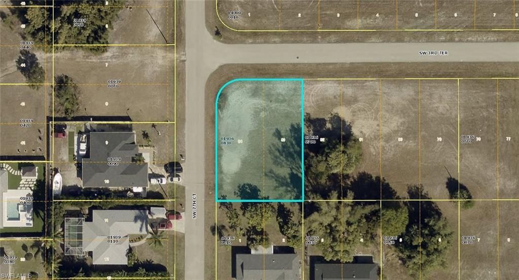 Image 2 of property listing at 720 SW 3rd TER, Cape Coral, FL 33991