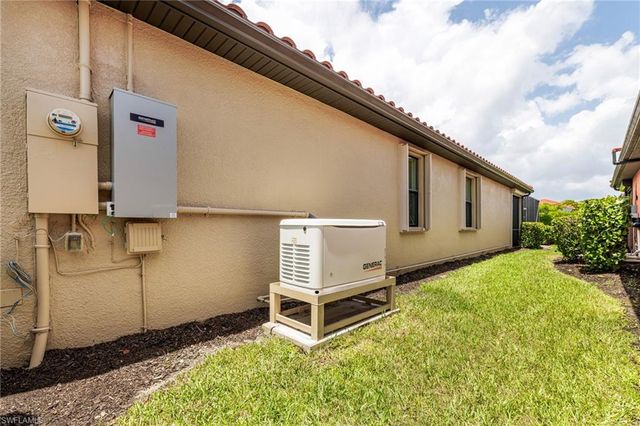 1570 Parnell CT, Naples, FL 34113