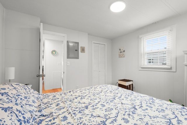 8 Madeline Street, Wareham, MA 02538