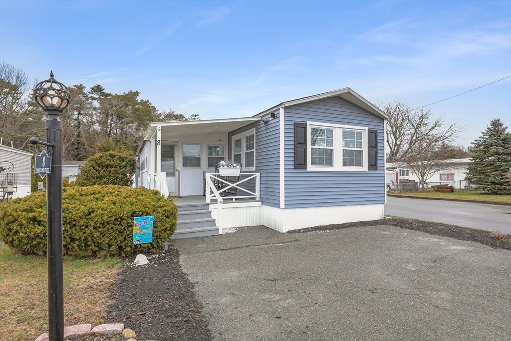 8 Madeline Street, Wareham, MA 02538