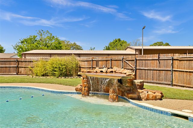 4031 Burleson Retta Road, Burleson, TX 76028