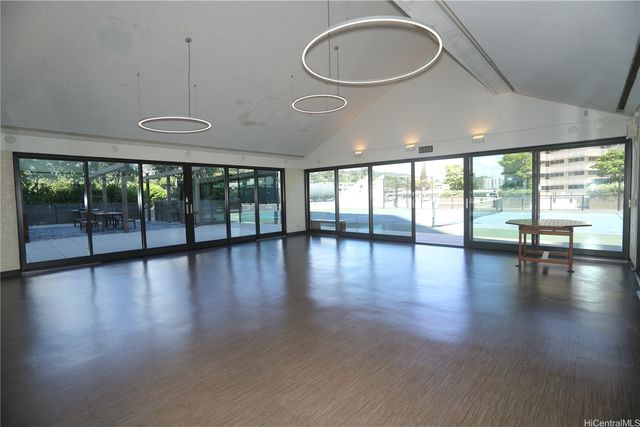 1717 Mott Smith Drive 914, Honolulu, HI 96822