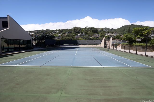 1717 Mott Smith Drive 914, Honolulu, HI 96822