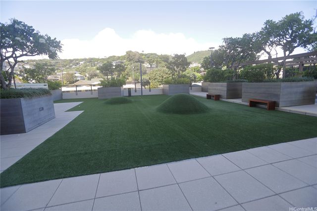1717 Mott Smith Drive 914, Honolulu, HI 96822