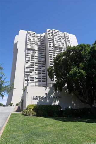 1717 Mott Smith Drive 914, Honolulu, HI 96822