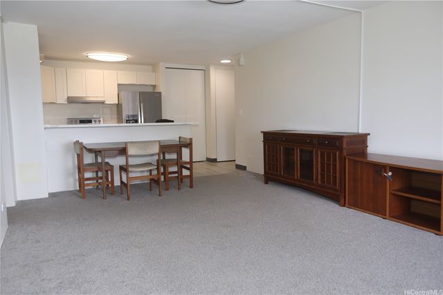 1717 Mott Smith Drive 914, Honolulu, HI 96822